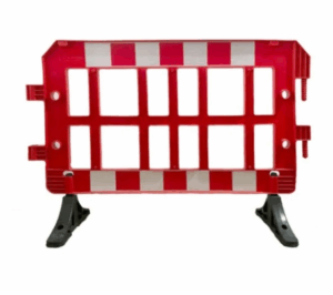 Kırmızı ve beyaz şeritli plastik panel bariyer
