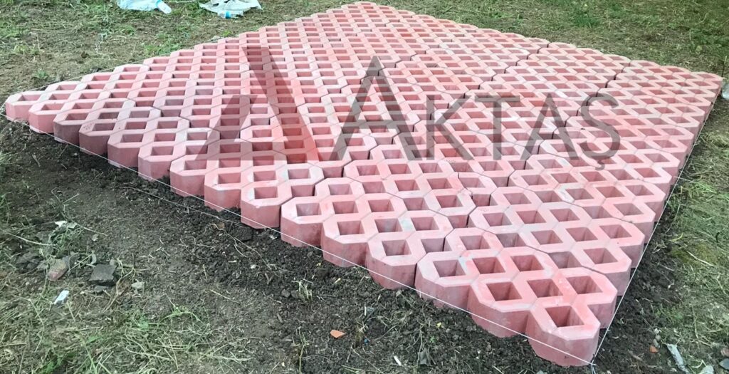 Bahçe ve otopark için gri beton çim taşı uygulaması