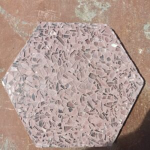 Kırık camlı altıgen terrazo karo