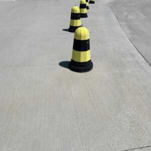 Beton duba siyah ve sarı renklerde