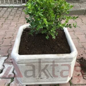 Aktaş Kare Beton Saksı (50x50x40 cm) – Doğal Gri Renk