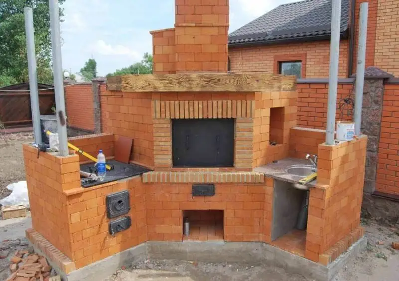 Köşeli Taş Bahçe Barbeküsü