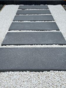 Doğal Çakıllı Beton Adım Taşı 40×80 cm – Bahçe & Peyzaj Yürüyüş Taşı - Dekor Taşı