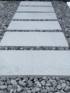 Doğal Çakıllı Beton Adım Taşı 40×80 cm – Bahçe & Peyzaj Yürüyüş Taşı - Dekor Taşı