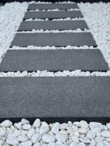 Doğal Çakıllı Beton Adım Taşı 40×80 cm – Bahçe & Peyzaj Yürüyüş Taşı - Dekor Taşı