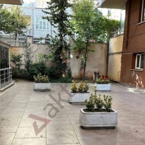 Aktaş Dikdörtgen Beton Saksı (80x40x40 cm) – Canlı Kırmızı Renk - Dekor Taşı