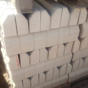 Gri Renk Çizgili Bordür Taşı