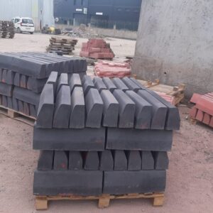 Siyah Bordür Taşı