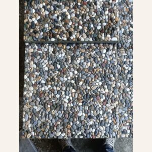 Wash beton karo doğal çakıl agregalı yüzey detayı