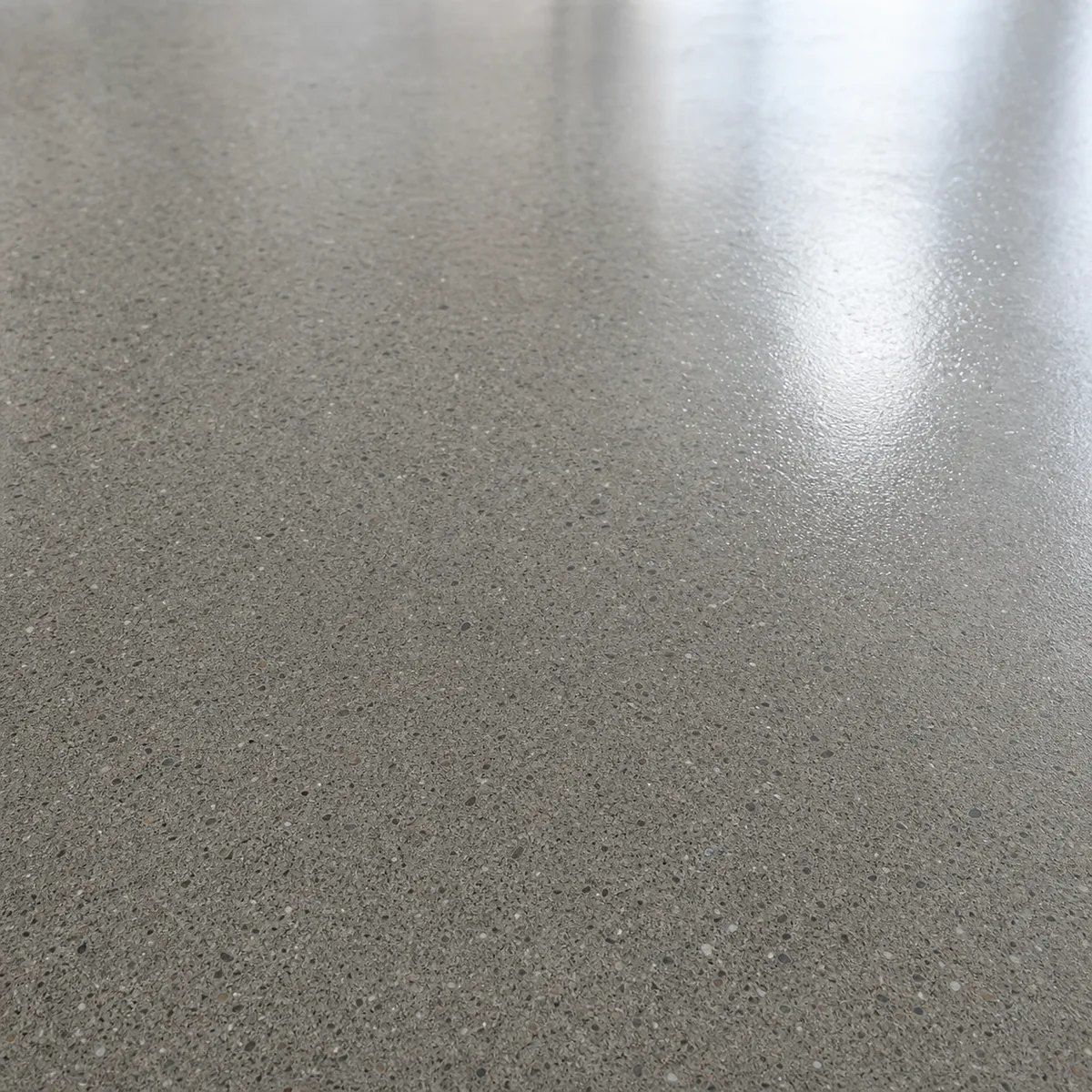 Şeffaf epoksi kaplamanın parlak beton yüzey detayı