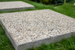 Wash beton adım taşı mineral çakıllı yüzey detayı