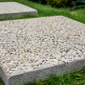 Wash beton adım taşı mineral çakıllı yüzey detayı