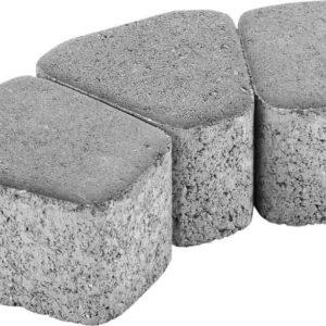 Yuvarlatılmış kenarlı üç gri antik beton parke modülünün yüzey ve yan doku detayı