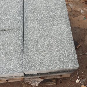 Siyah Kumlamalı Adım Taşı 40x80x8 cm